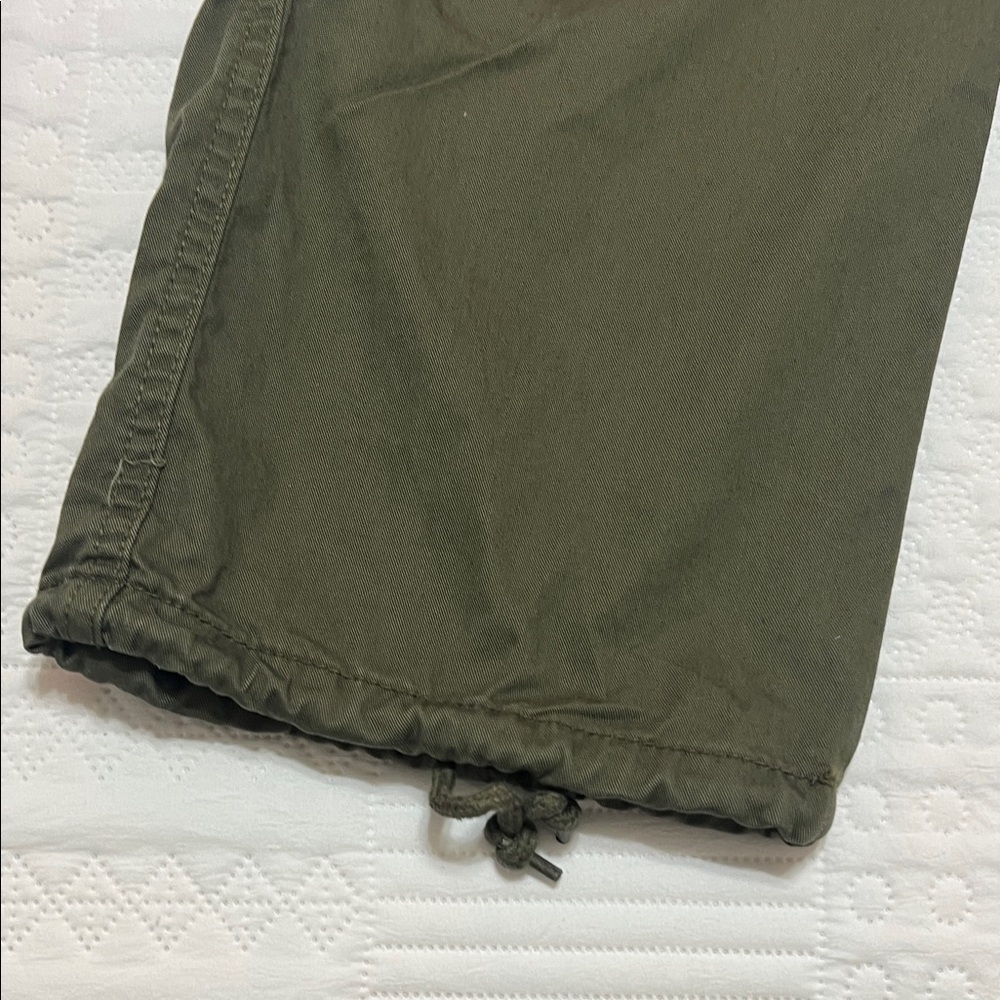 Levi's Women's Olive Straight Cargo Pants - Picture 3 of 11
